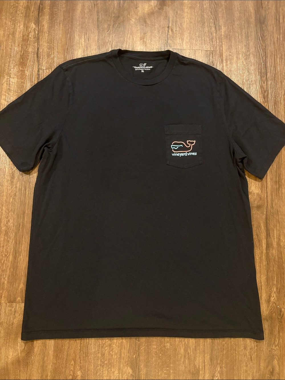 Vineyard vines men’s extra large pocket T-shirt